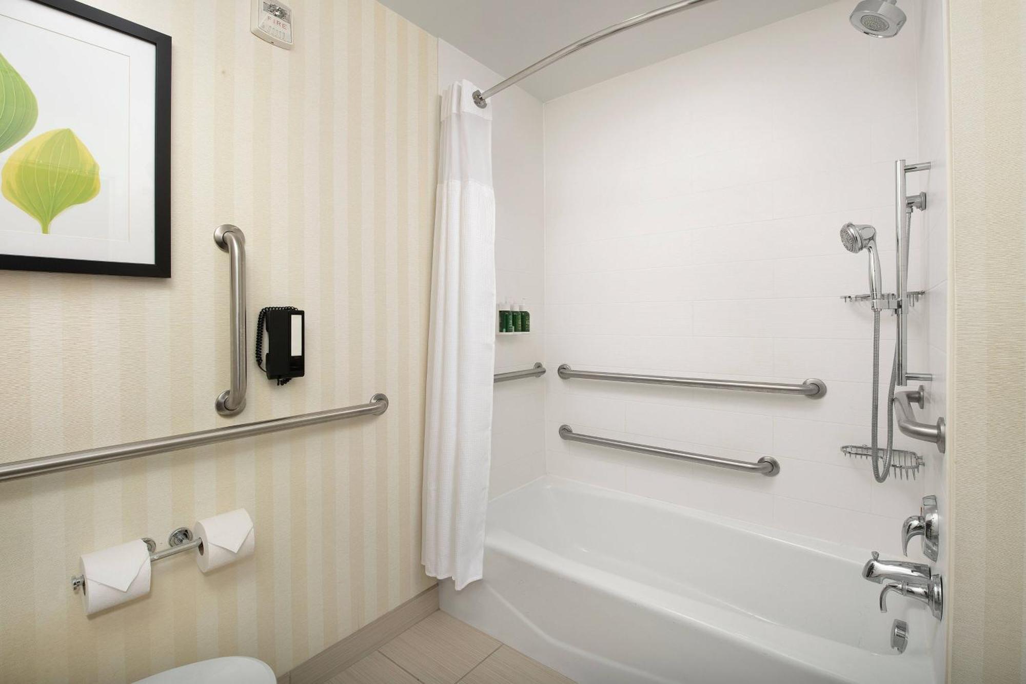 Queen Room with Two Queen Beds and Transfer Shower - Mobility Access/Hearing Accessible